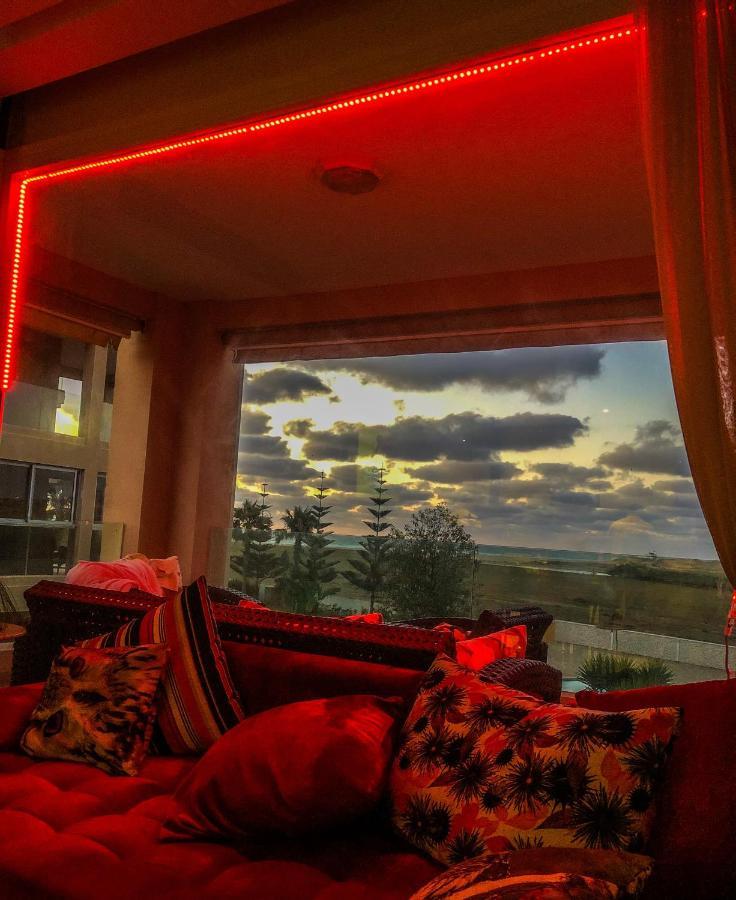Cozy & Luxurious Apartment With Seaview Бузника Экстерьер фото