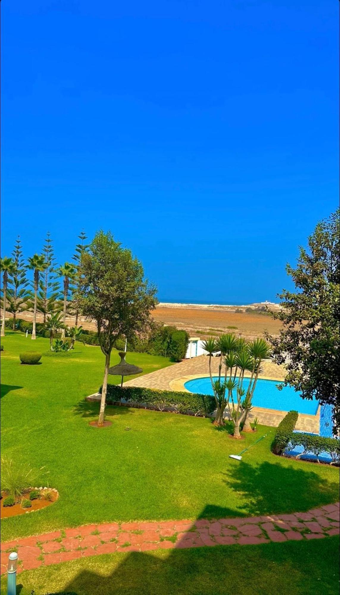 Cozy & Luxurious Apartment With Seaview Бузника Экстерьер фото