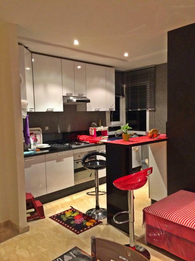 Cozy & Luxurious Apartment With Seaview Бузника Экстерьер фото
